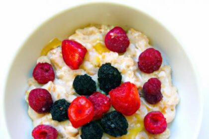 Start Your Day Right: Hearty Baked Oatmeal with Berries