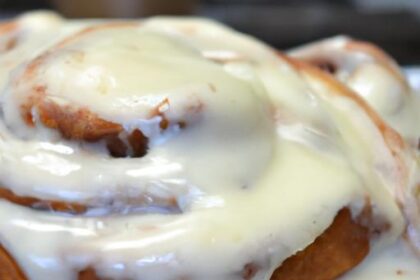 Irresistible Gooey Cinnamon Rolls with Cream Cheese Frosting