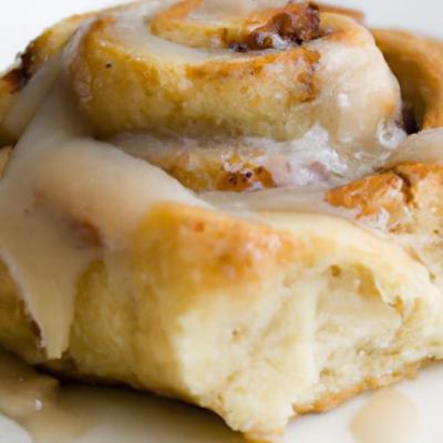 apple⁤ Pie ​Filled Cinnamon Rolls: A Sweet Twist on Classics